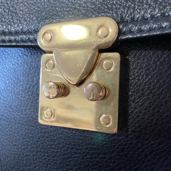 Black leather Danier shoulder purse - Picture 4 of 7